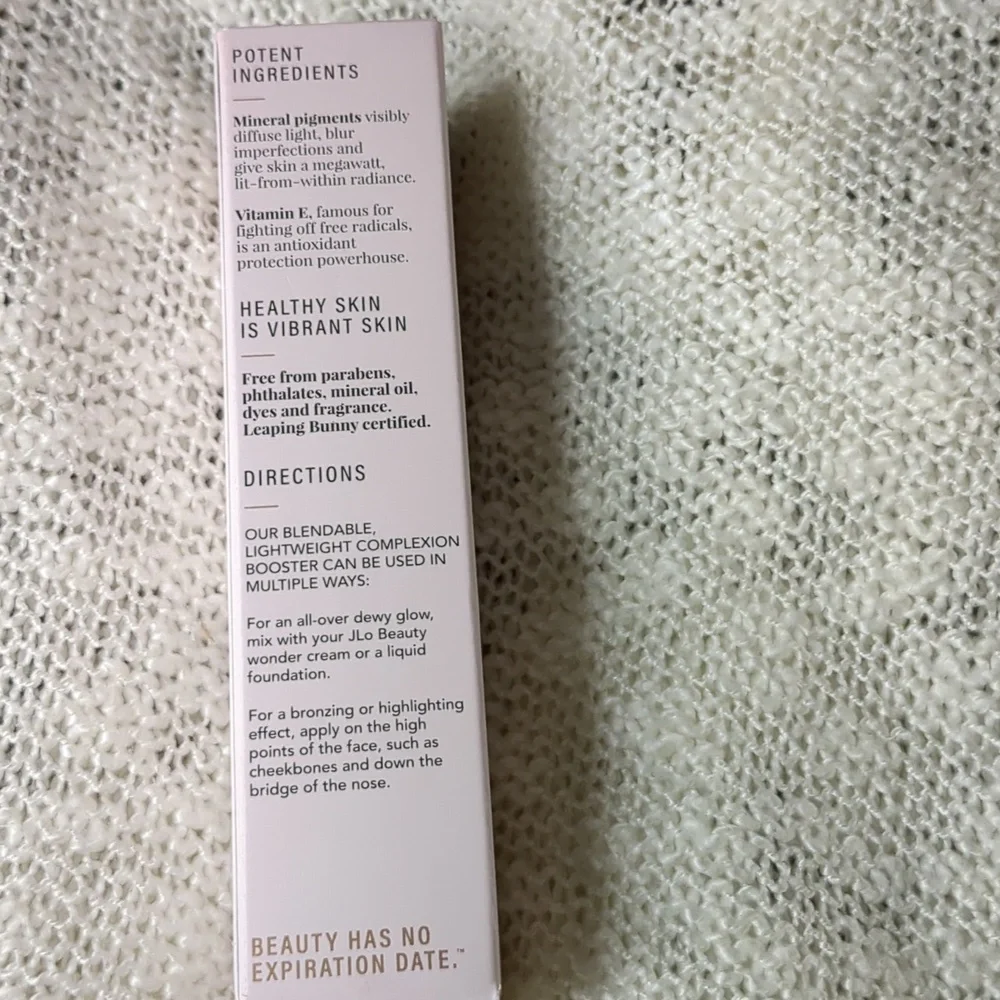 JLo Beauty that star filter complexion booster in Pink Champagne, 30ml/1.0fl oz - Picture 4 of 8